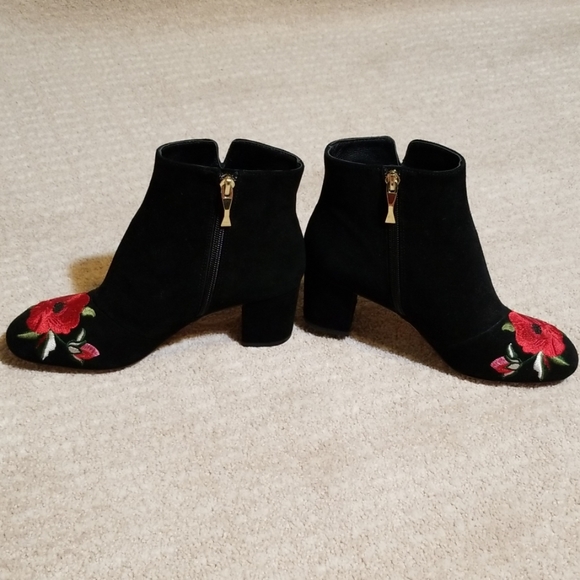 Kate Spade Black Suede Ankle Boots. Size 6 - Picture 6 of 8